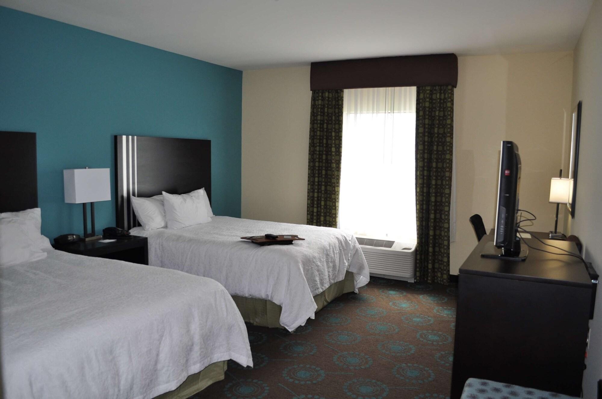 Hampton Inn Pleasanton Exterior photo
